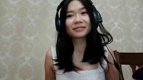 Snapshot of dorothygreene chatting on 14, 10, 2025 YuKi online show from 14, 10, 2025