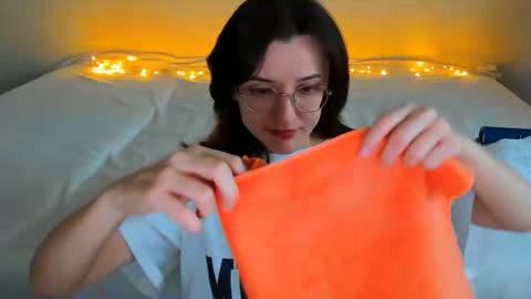 Snapshot of dorotty_ chatting on 5, 12, 2025 Your Dorotty online show from 5, 12, 2025