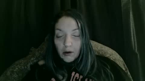 dosedgirl online show from 1, 1, 2025