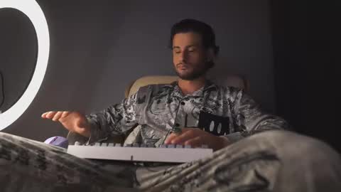 Snapshot of double_luckystrike chatting on 4, 3, 2025 Keen online show from 4, 3, 2025