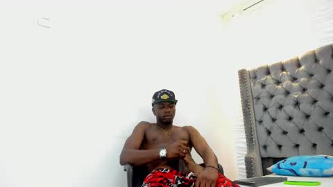 DOUGLAS online show from 27, 10, 2025