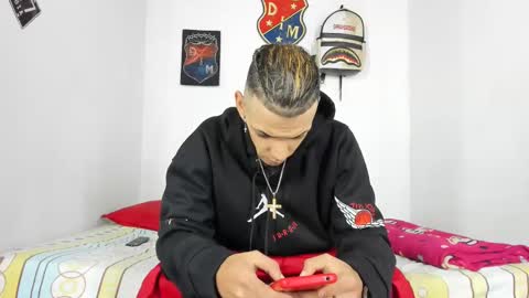 Snapshot of douglas_gallegos chatting on 2, 12, 2024 douglas_gallegos online show from 2, 12, 2024