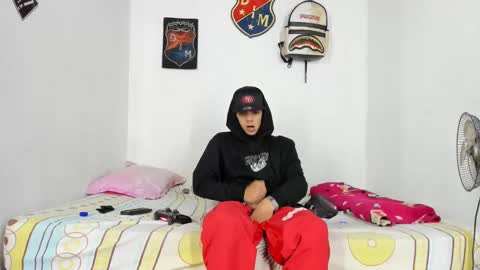 Snapshot of douglas_gallegos chatting on 10, 12, 2024 douglas_gallegos online show from 10, 12, 2024