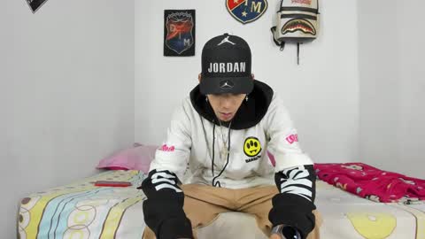 Snapshot of douglas_gallegos chatting on 13, 12, 2024 douglas_gallegos online show from 13, 12, 2024