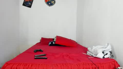 Snapshot of douglas_gallegos chatting on 15, 2, 2025 douglas_gallegos online show from 15, 2, 2025