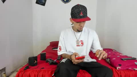 Snapshot of douglas_gallegos chatting on 18, 2, 2025 douglas_gallegos online show from 18, 2, 2025