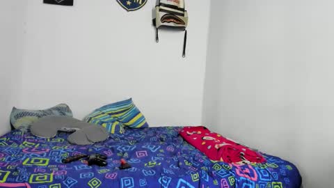 Snapshot of douglas_gallegos chatting on 27, 10, 2025 douglas_gallegos online show from 27, 10, 2025