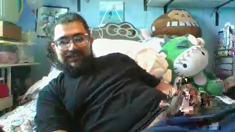 Snapshot of dpenguino chatting on 12, 11, 2025 Dpenguino online show from 12, 11, 2025