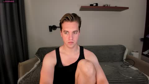 Snapshot of dr_your_dream chatting on 27, 10, 2025 Mervin  online show from 27, 10, 2025