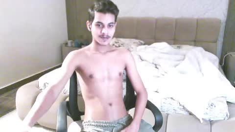 Snapshot of drake_runner chatting on 17, 12, 2025 Drake online show from 17, 12, 2025