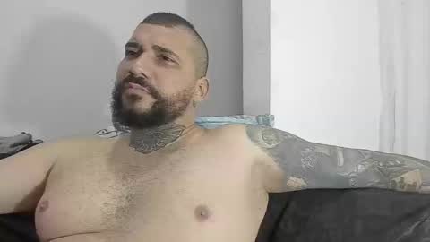 drake whitee Independent Model online show from 14, 2, 2025