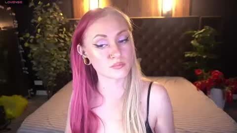 Snapshot of dramaquenn chatting on 8, 7, 2026 Lina online show from 8, 7, 2026