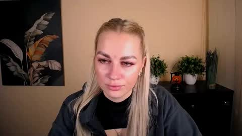 Snapshot of dream_dolly_ chatting on 26, 10, 2025 dream_dolly_ online show from 26, 10, 2025