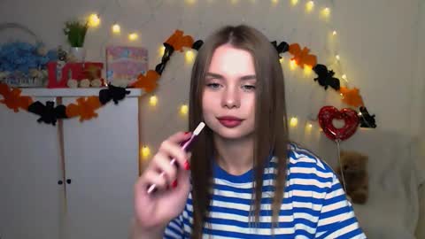 Snapshot of dream_mari chatting on 17, 10, 2025 Mari online show from 17, 10, 2025