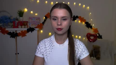 Snapshot of dream_mari chatting on 20, 10, 2025 Mari online show from 20, 10, 2025