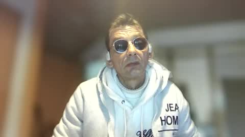 Snapshot of dreambob chatting on 4, 4, 2026 Dreambob online show from 4, 4, 2026