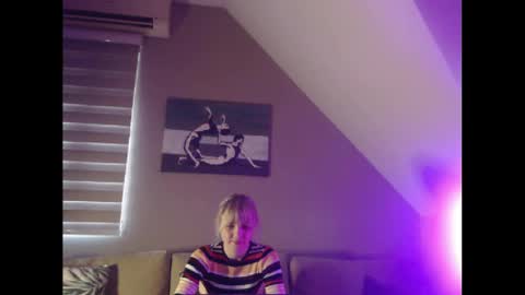 A girl online show from 16, 12, 2024