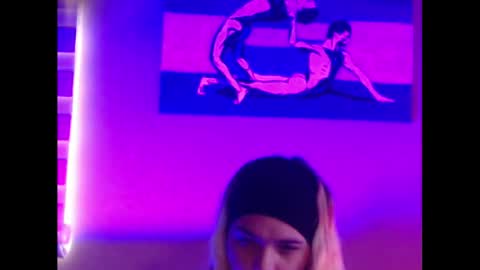 A girl online show from 26, 2, 2025