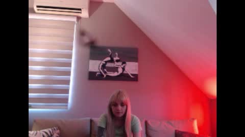 A girl online show from 3, 3, 2025