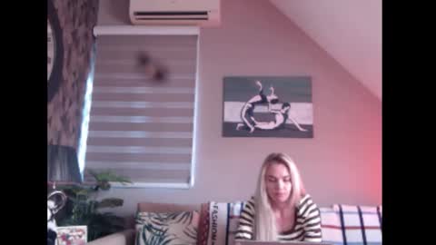 A girl online show from 28, 11, 2025