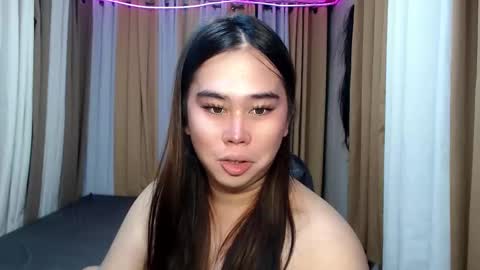 Snapshot of dreammegan chatting on 19, 9, 2025 Stacy DONT FORGET TO FOLLOW ME AND THUMBS UP my wife samgrg2 online show from 19, 9, 2025