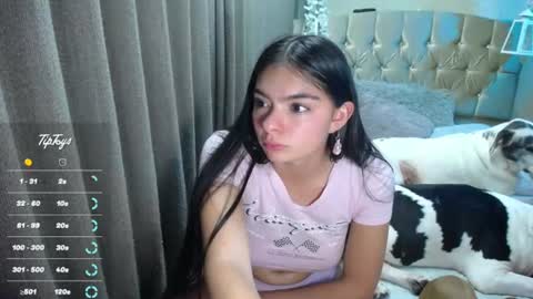 Snapshot of dreams_sophi chatting on 22, 6, 2026 Sophia online show from 22, 6, 2026