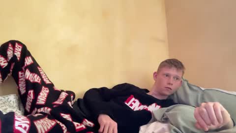 dreamy_devi1 online show from 16, 4, 2026