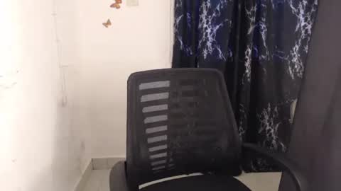 Snapshot of dreamy_wetpussy chatting on 9, 6, 2026 BEAUTY online show from 9, 6, 2026