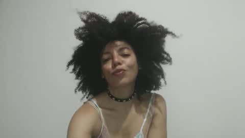 Snapshot of dreamylatina chatting on 4, 5, 2026 DreamyLatina online show from 4, 5, 2026