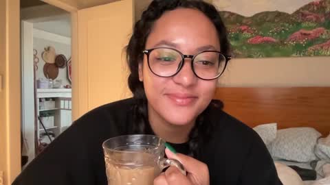 Snapshot of dreamyriri chatting on 22, 12, 2024 RIRI OR DREAMY online show from 22, 12, 2024