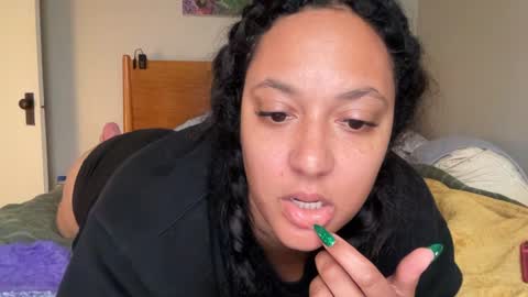 Snapshot of dreamyriri chatting on 22, 12, 2024 RIRI OR DREAMY online show from 22, 12, 2024