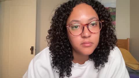 Snapshot of dreamyriri chatting on 1, 1, 2025 RIRI OR DREAMY online show from 1, 1, 2025