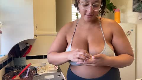 Snapshot of dreamyriri chatting on 7, 1, 2025 RIRI OR DREAMY online show from 7, 1, 2025