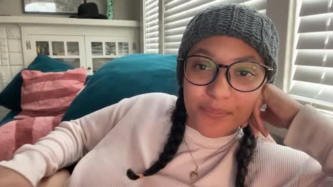 Snapshot of dreamyriri chatting on 25, 1, 2025 RIRI OR DREAMY online show from 25, 1, 2025