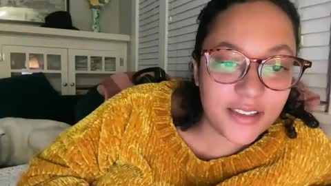 Snapshot of dreamyriri chatting on 10, 2, 2025 RIRI OR DREAMY online show from 10, 2, 2025