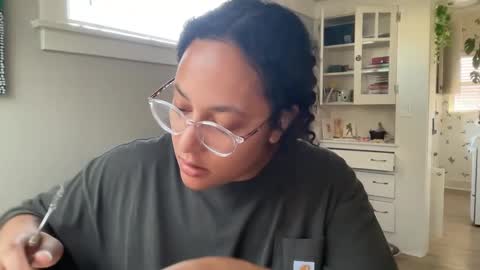 Snapshot of dreamyriri chatting on 25, 2, 2025 RIRI OR DREAMY online show from 25, 2, 2025