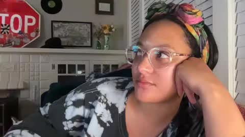 Snapshot of dreamyriri chatting on 6, 3, 2025 RIRI OR DREAMY online show from 6, 3, 2025