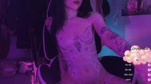 Tara  Sonny online show from 5, 2, 2026