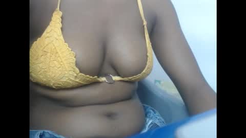 Snapshot of drippingnwet chatting on 13, 11, 2025 drippingnwet online show from 13, 11, 2025