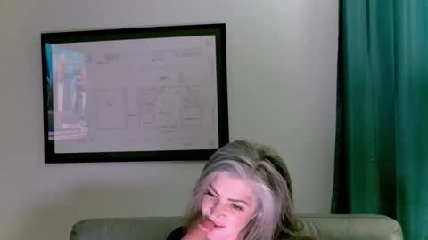 Snapshot of drippingwetgoddess chatting on 26, 4, 2026 Angie online show from 26, 4, 2026