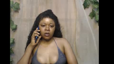 Snapshot of dripqueenx chatting on 20, 12, 2025 linda online show from 20, 12, 2025