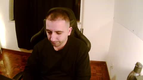 Snapshot of droooooones chatting on 8, 2, 2025 droooooones online show from 8, 2, 2025