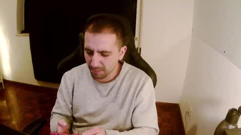 Snapshot of droooooones chatting on 19, 2, 2025 droooooones online show from 19, 2, 2025