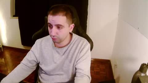 Snapshot of droooooones chatting on 19, 2, 2025 droooooones online show from 19, 2, 2025