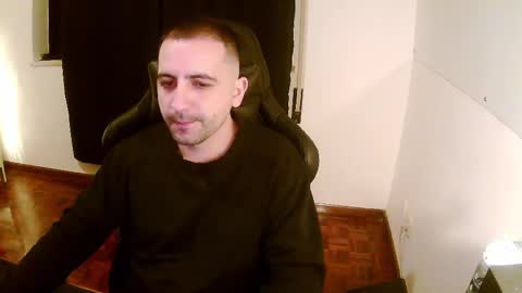 Snapshot of droooooones chatting on 28, 2, 2025 droooooones online show from 28, 2, 2025