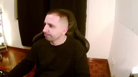 Snapshot of droooooones chatting on 2, 3, 2025 droooooones online show from 2, 3, 2025