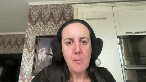 Snapshot of drresa chatting on 2, 3, 2025 Dr. Resa online show from 2, 3, 2025