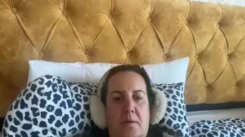 Snapshot of drresa chatting on 4, 3, 2025 Dr. Resa online show from 4, 3, 2025