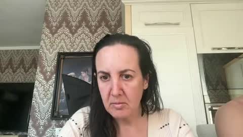 Snapshot of drresa chatting on 4, 3, 2025 Dr. Resa online show from 4, 3, 2025