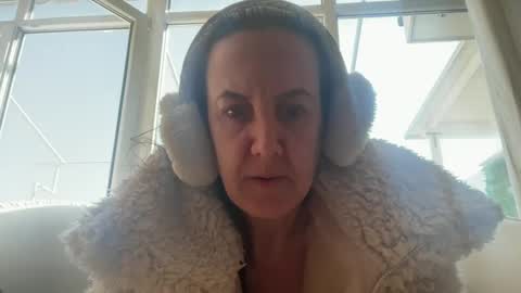 Snapshot of drresa chatting on 5, 3, 2025 Dr. Resa online show from 5, 3, 2025